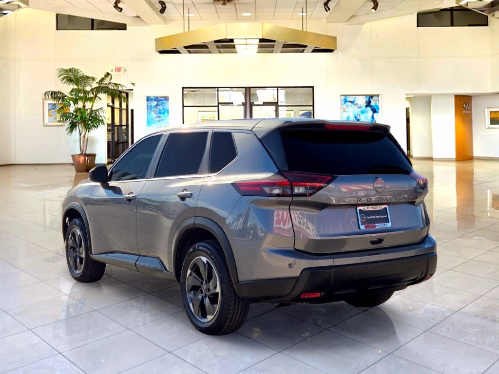 Certified 2025 Nissan Rogue SV FWD image 7