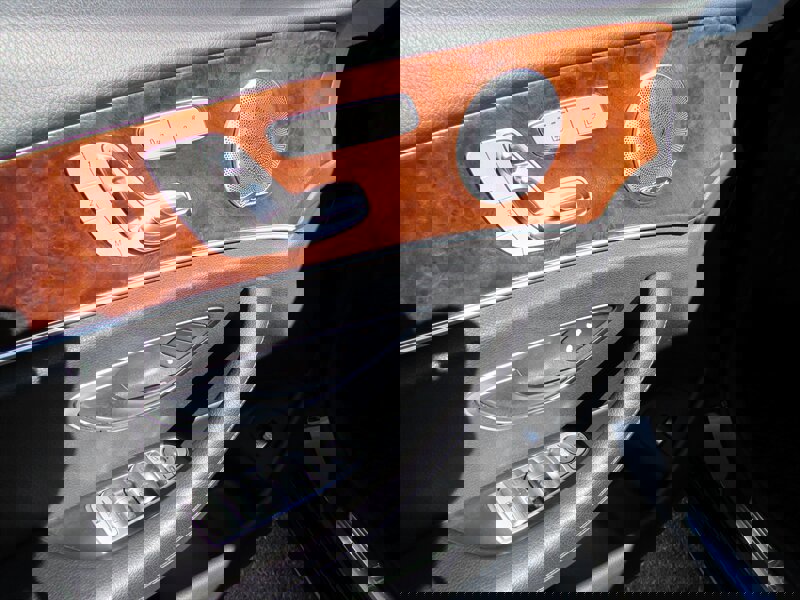 Used 2017 Mercedes-Benz E 400 4MATIC Wagon image 6