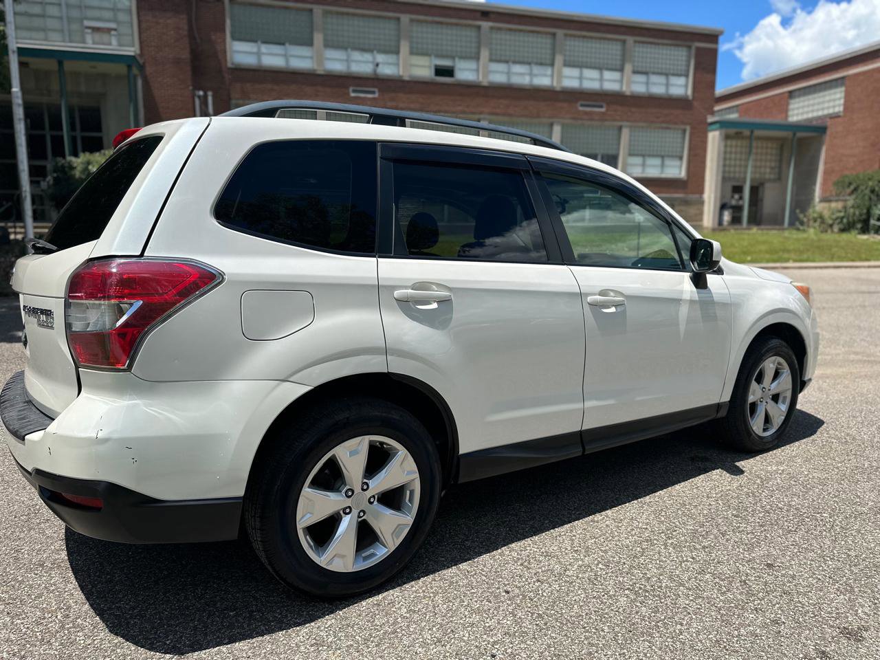 Used 2014 Subaru Forester 2.5i Premium w/ Popular Package #2 AWD/4WD image 10