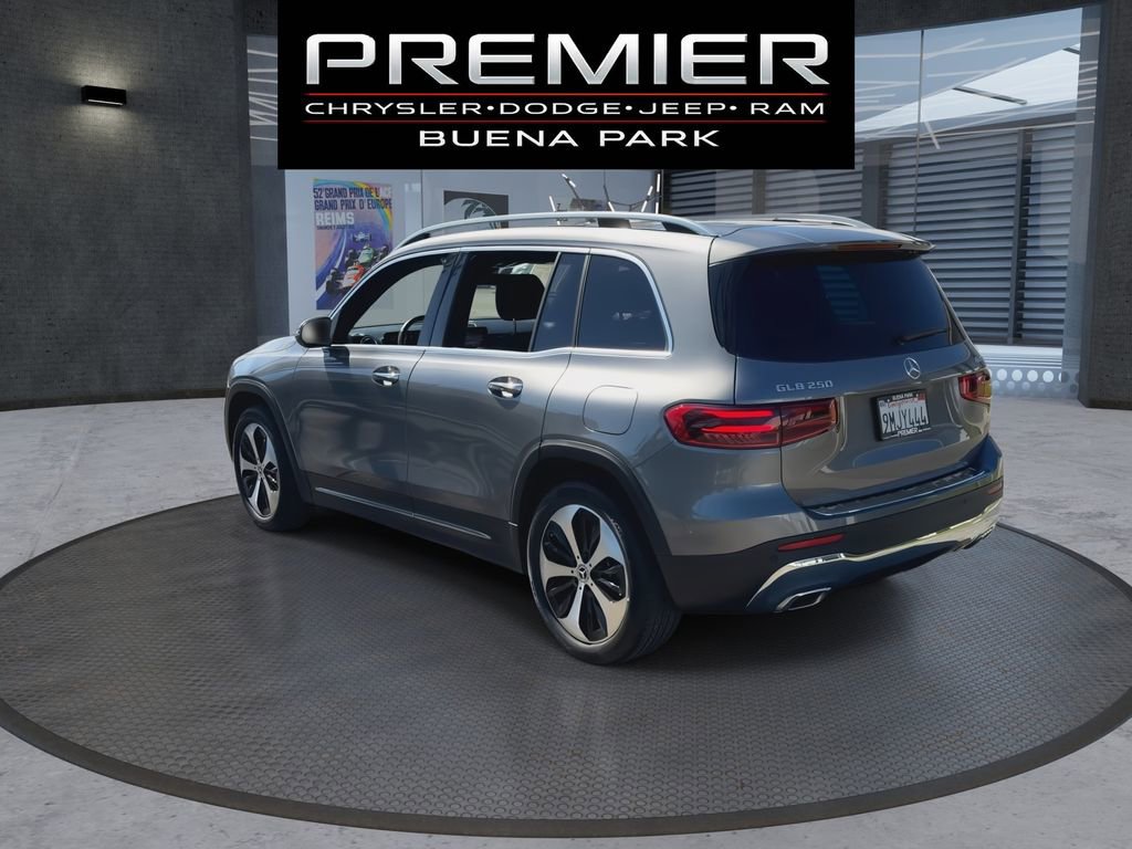 Used 2024 Mercedes-Benz GLB 250 4MATIC w/ Driver Assistance Package image 6