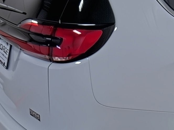 New 2027 Chrysler Pacifica Select FWD image 13