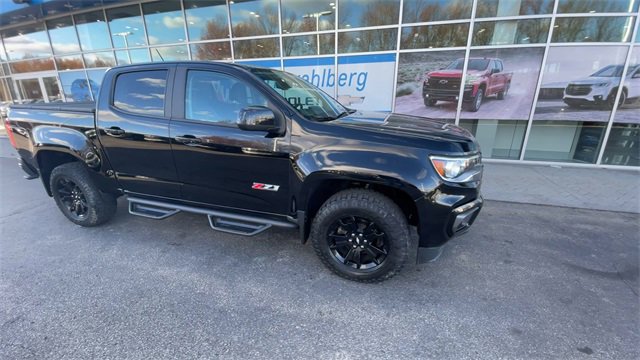 Used 2021 Chevrolet Colorado Z71 w/ Z71 Midnight Edition image 2