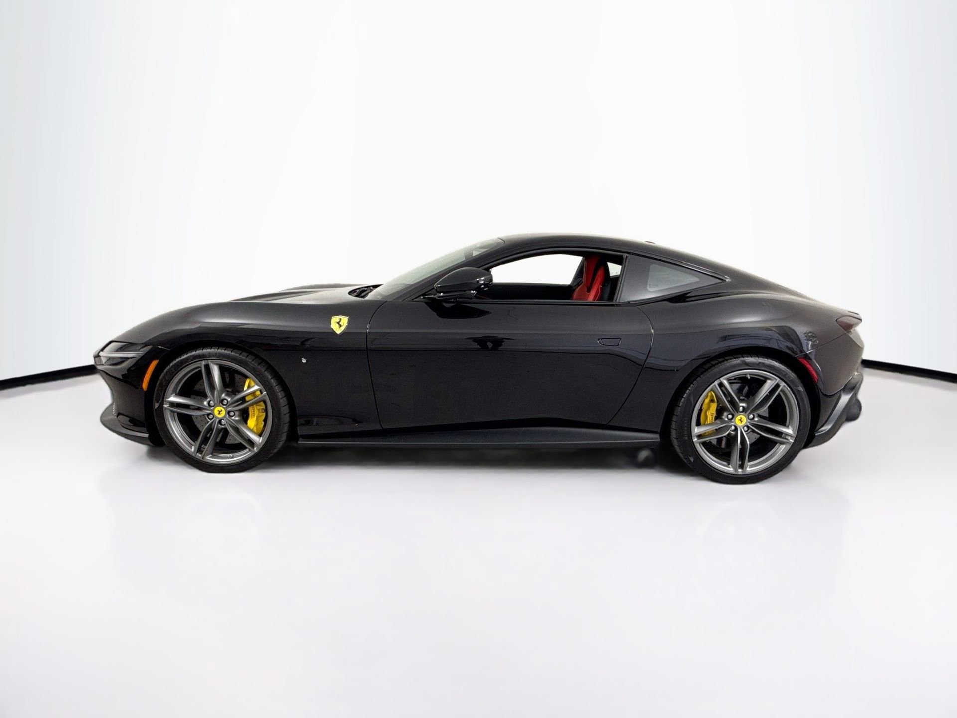 Certified 2022 Ferrari Roma image 4