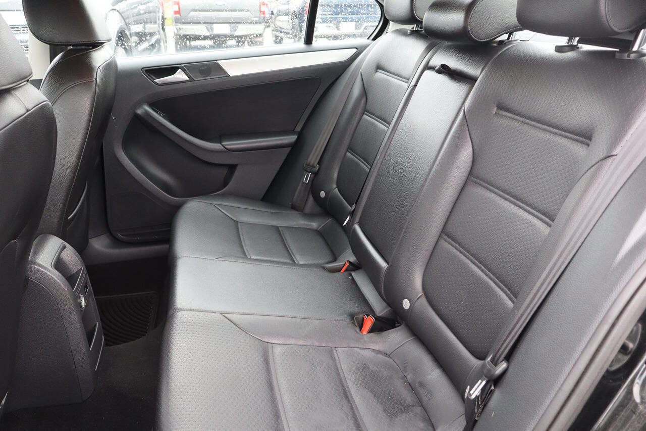 Used 2013 Volkswagen Jetta SE image 18