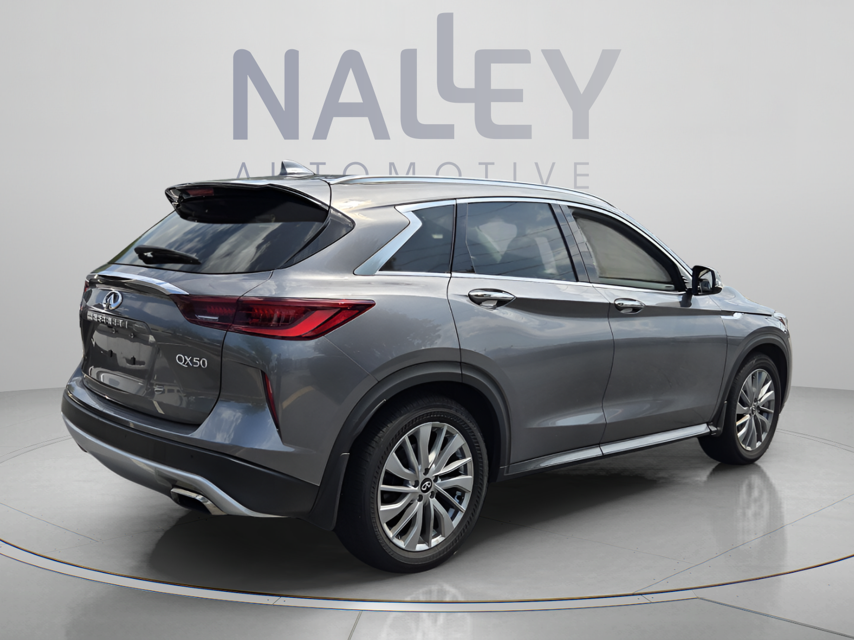 Used 2023 INFINITI QX50 Luxe FWD image 5