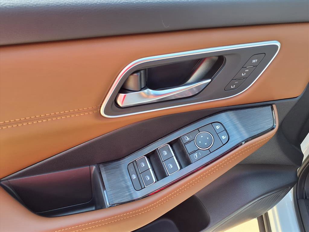 New 2026 Nissan Rogue Platinum image 12