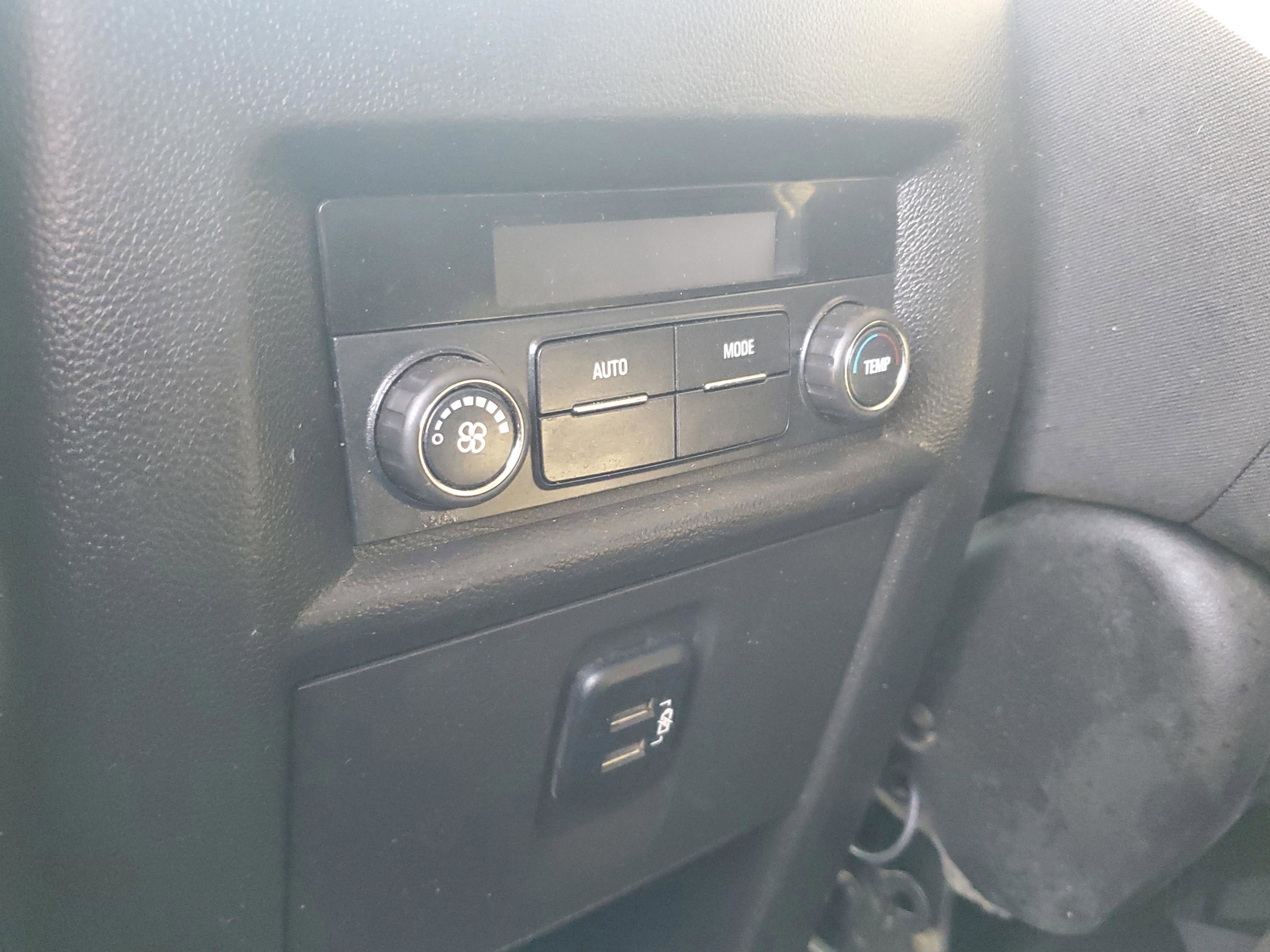 Used 2018 Chevrolet Traverse LT FWD image 12