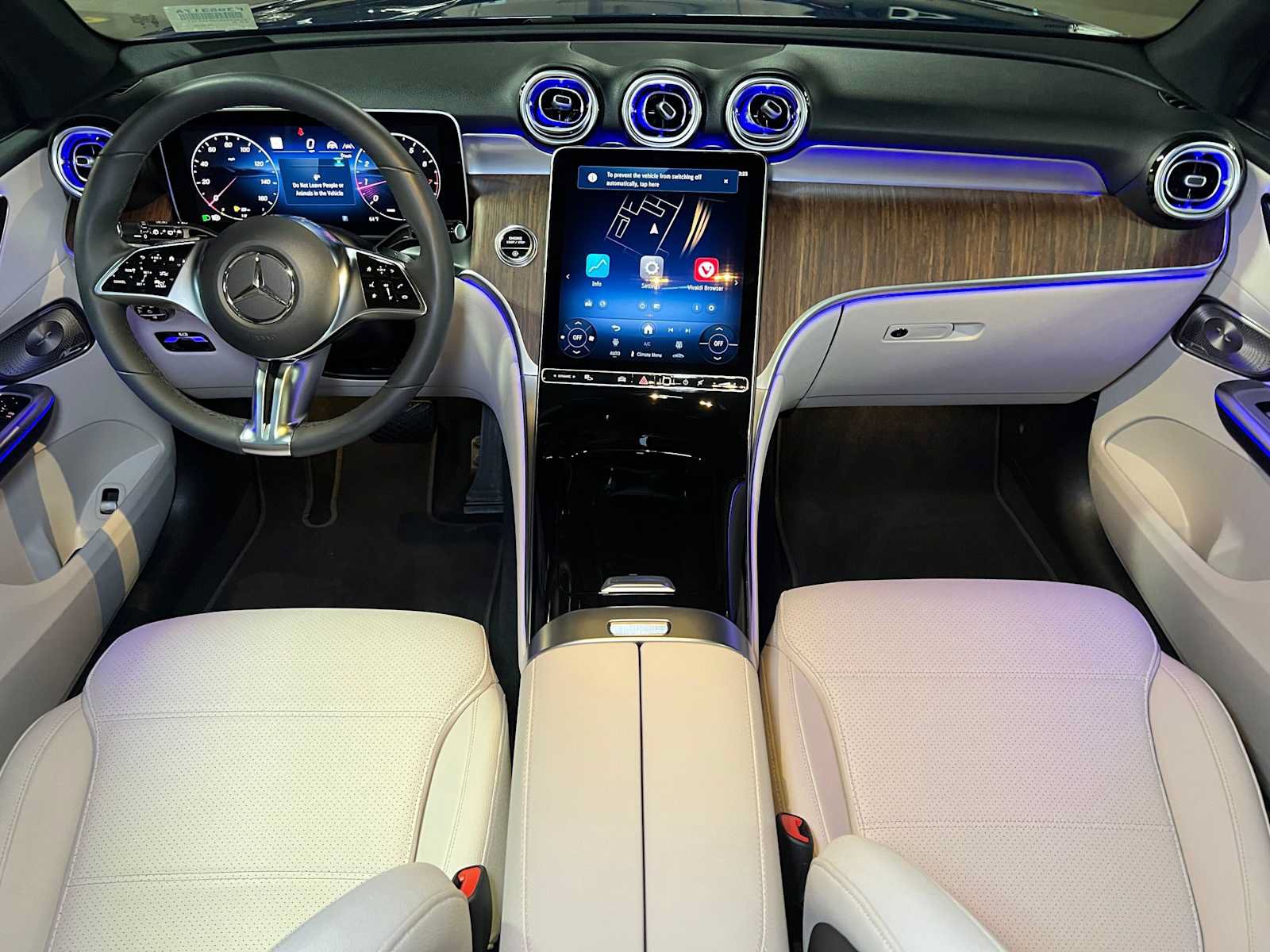 Used 2025 Mercedes-Benz GLC 300 image 42