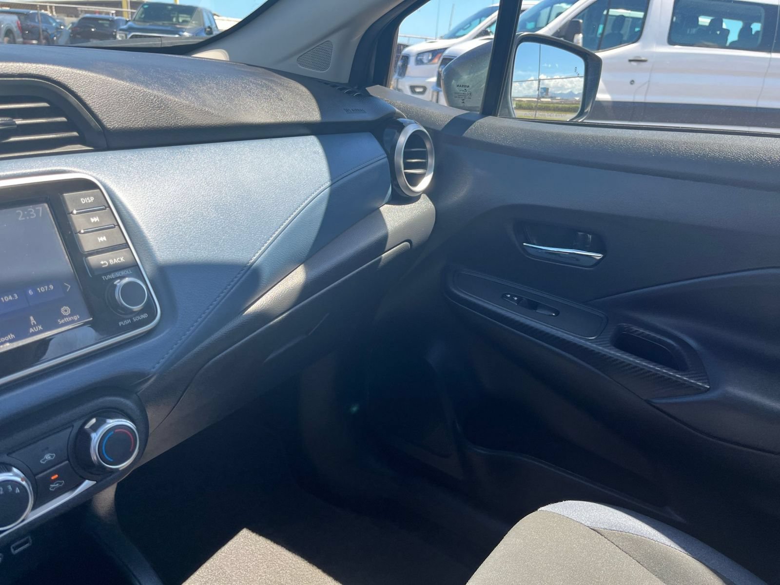 Used 2025 Nissan Versa SV FWD image 30