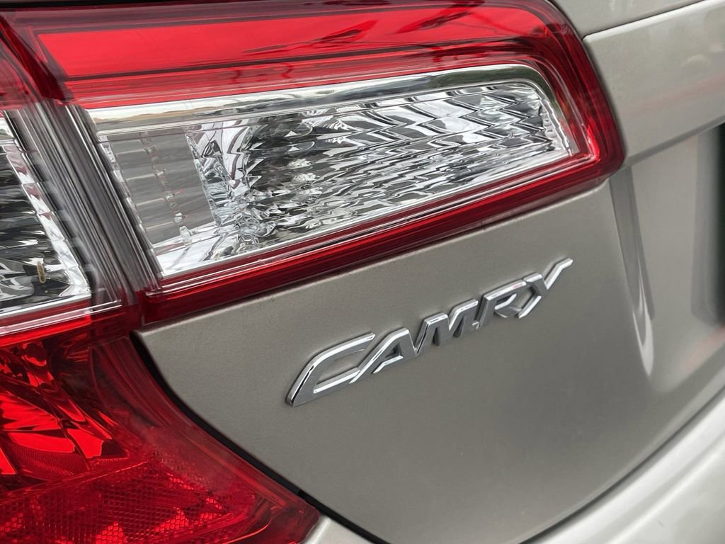 Used 2013 Toyota Camry LE image 8