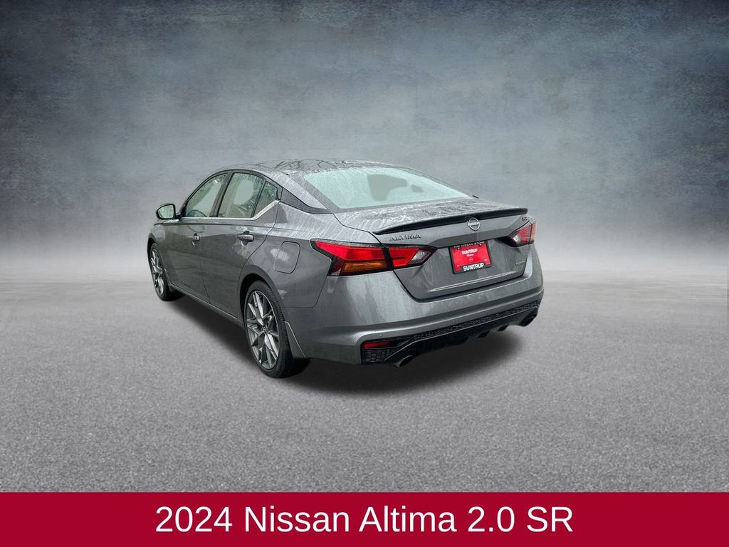 Used 2024 Nissan Altima 2.0 SR video 3