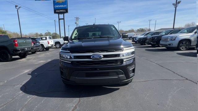 Used 2024 Ford Expedition Max XLT image 3