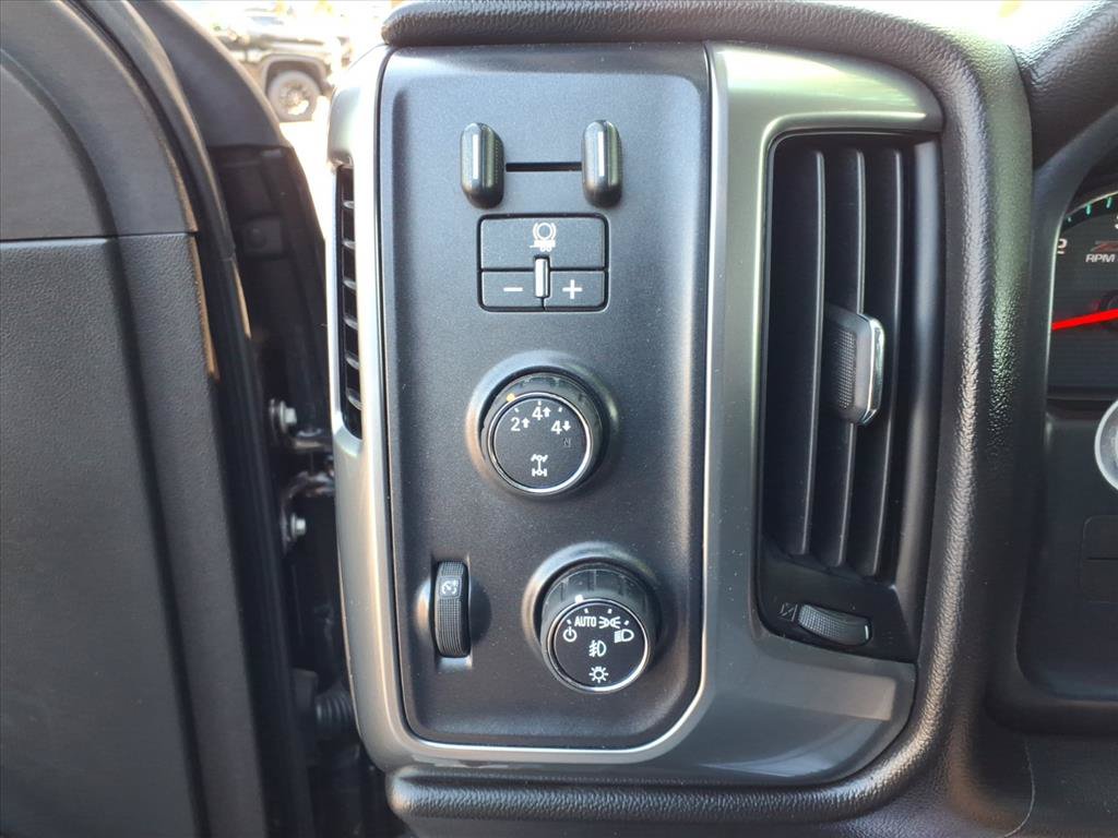 Used 2016 Chevrolet Silverado 2500 LT w/ LT Convenience Package AWD/4WD image 18