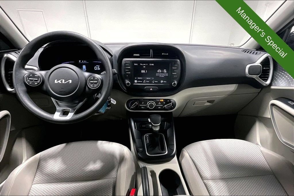 Used 2025 Kia Soul LX w/ LX Technology Package FWD image 18