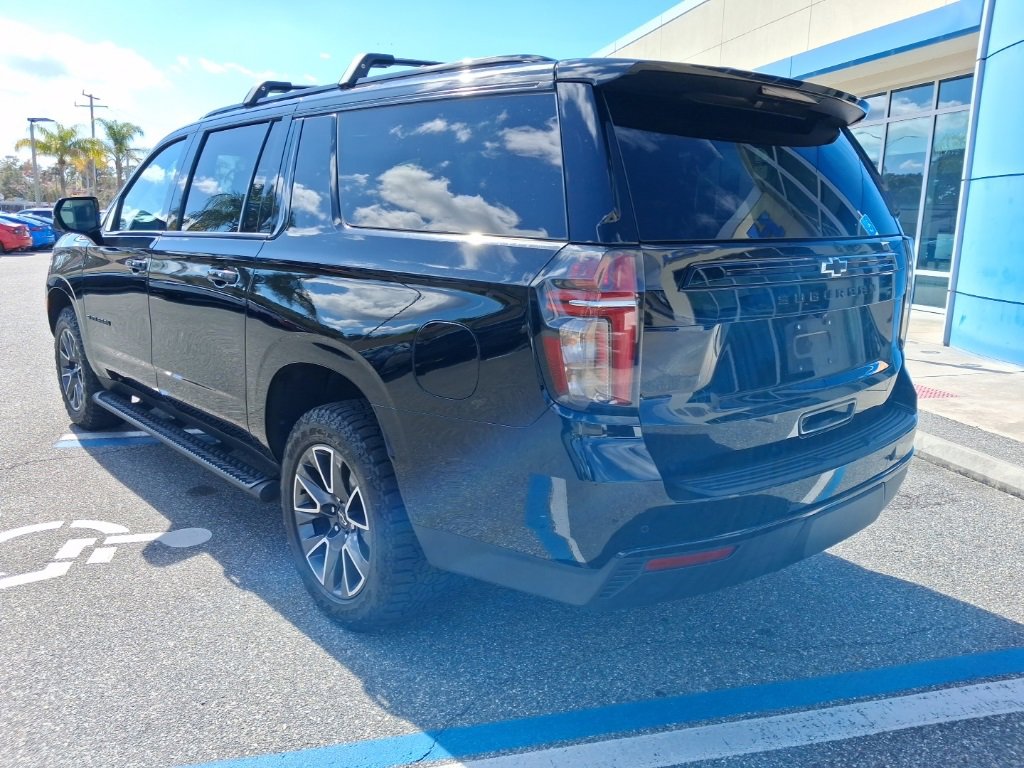 Used 2023 Chevrolet Suburban Z71 w/ Luxury Package image 7