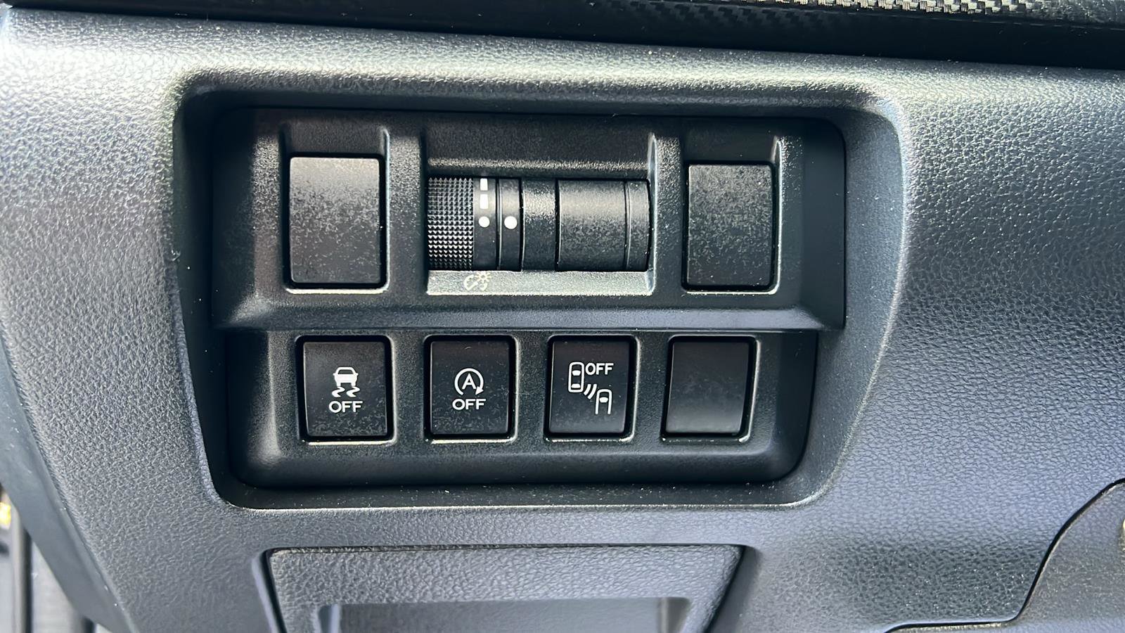 Used 2021 Subaru Crosstrek 2.0i Premium w/ Moonroof Package image 23