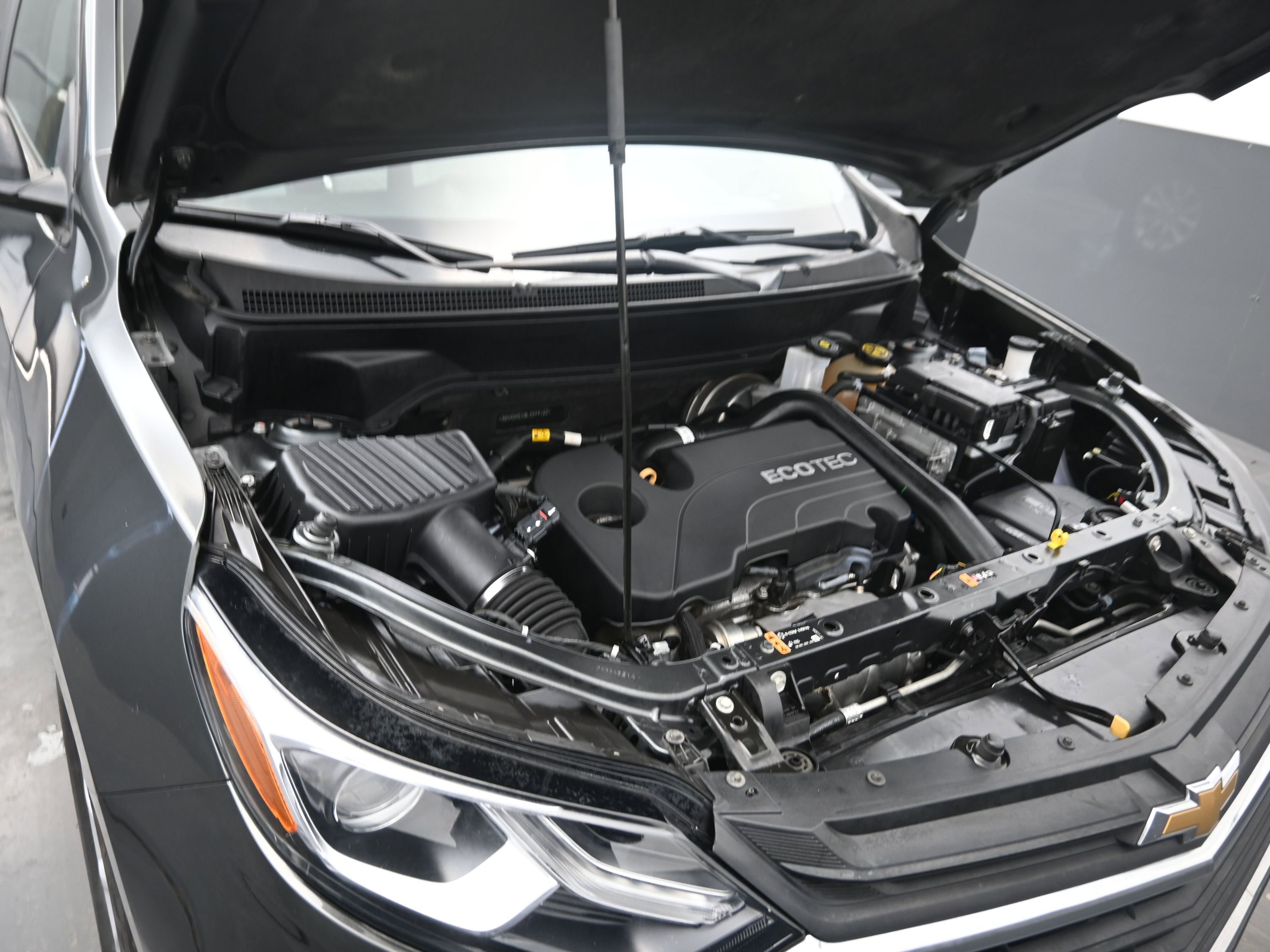 Used 2020 Chevrolet Equinox LS w/ LS Convenience Package image 21