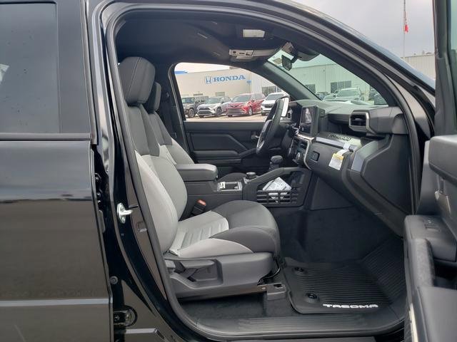 New 2025 Toyota Tacoma TRD Off-Road image 14