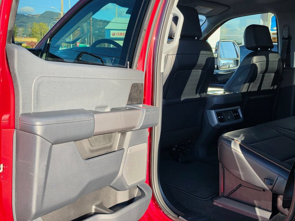 New 2027 Ford F250 Lariat w/ Black Appearance Package AWD/4WD image 8