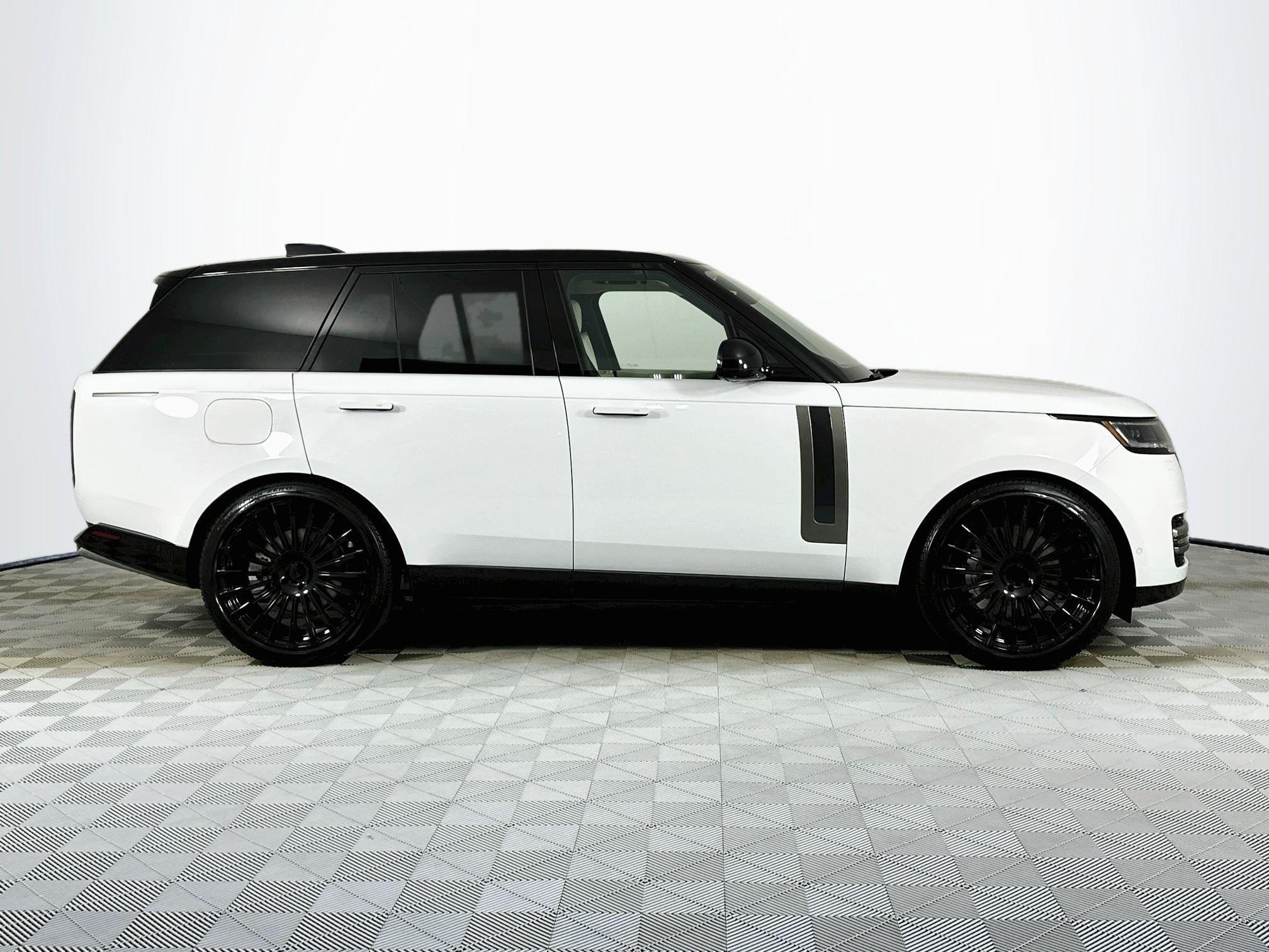 New 2027 Land Rover Range Rover SE AWD/4WD image 4