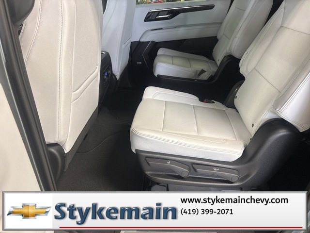 New 2026 Chevrolet Suburban Premier image 34