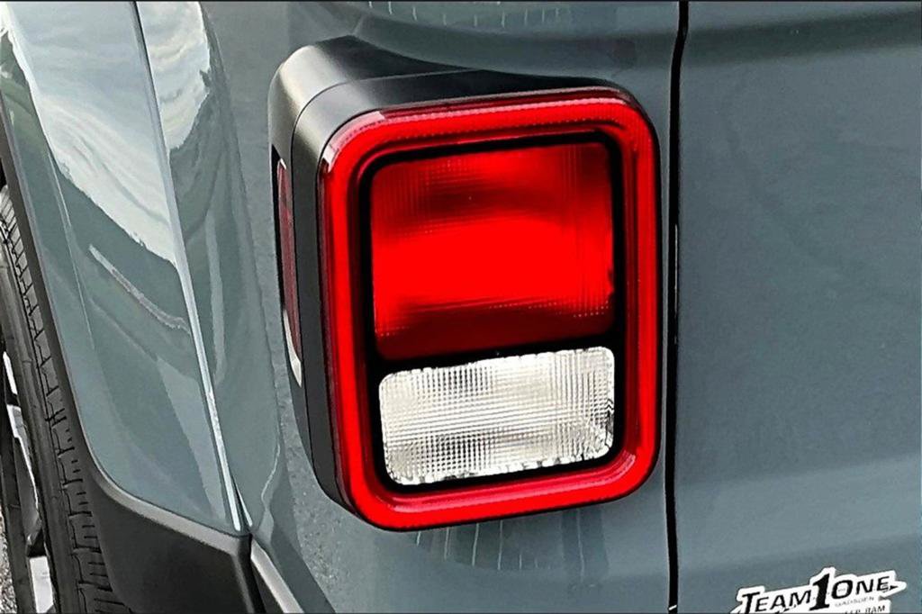 New 2025 Jeep Gladiator Sport AWD/4WD image 29