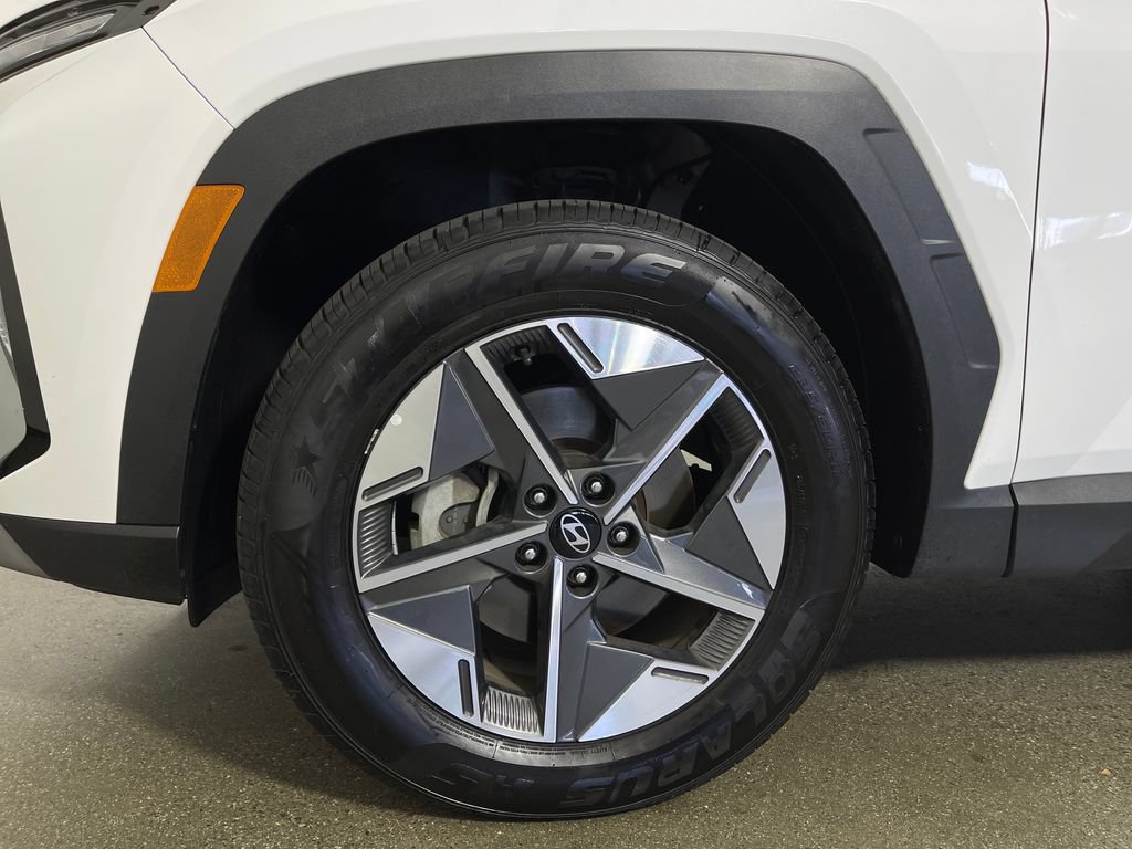 Certified 2025 Hyundai Tucson SEL AWD/4WD image 12