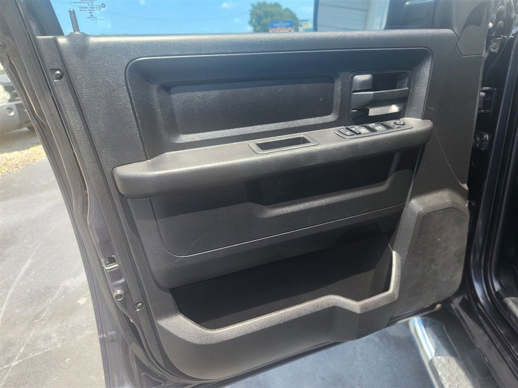 Used 2018 RAM 1500 Express image 16