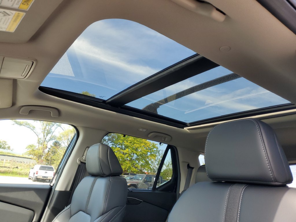 Certified 2025 Honda Pilot Touring image 13