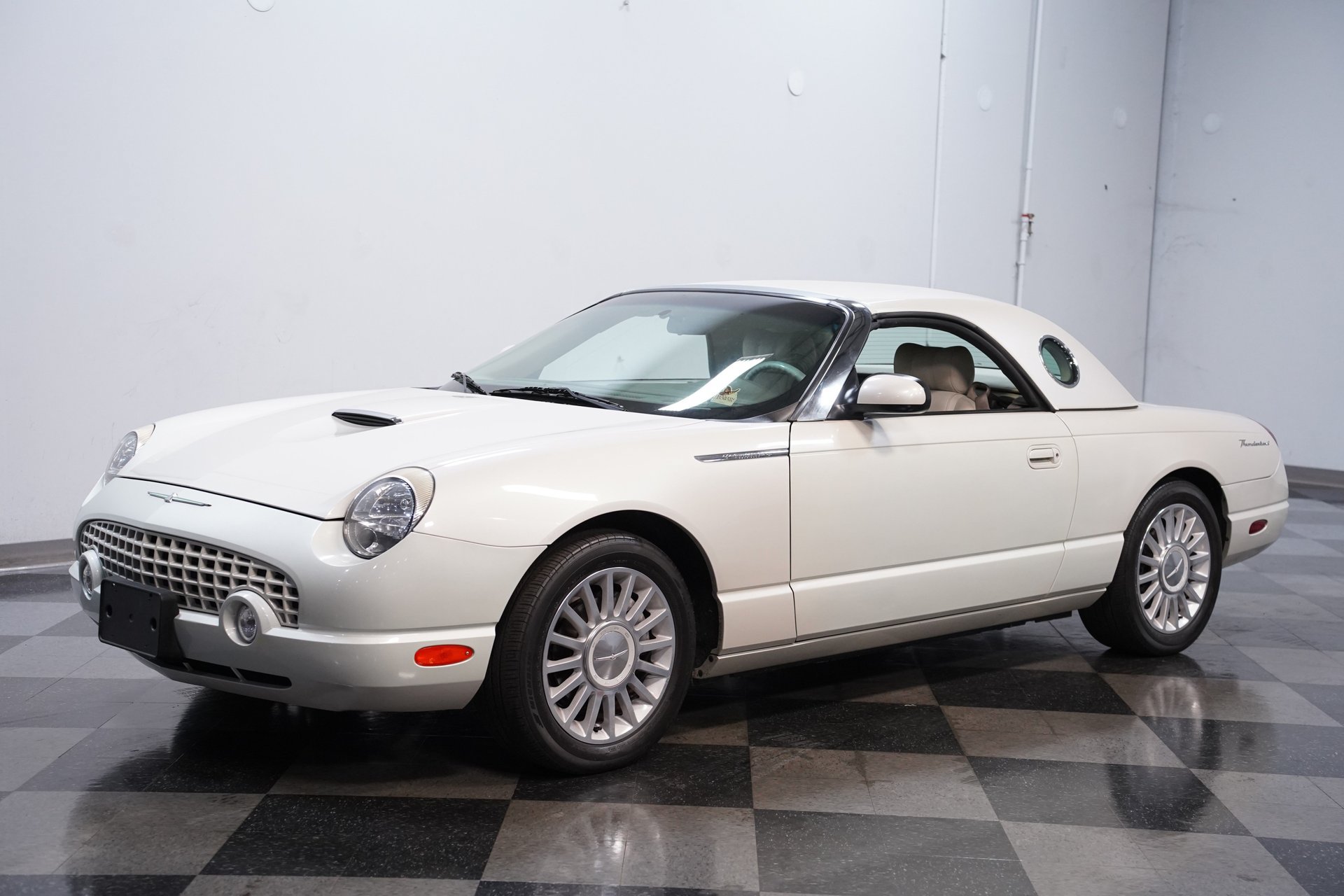 Used 2005 Ford Thunderbird 50th Anniversary RWD image 7