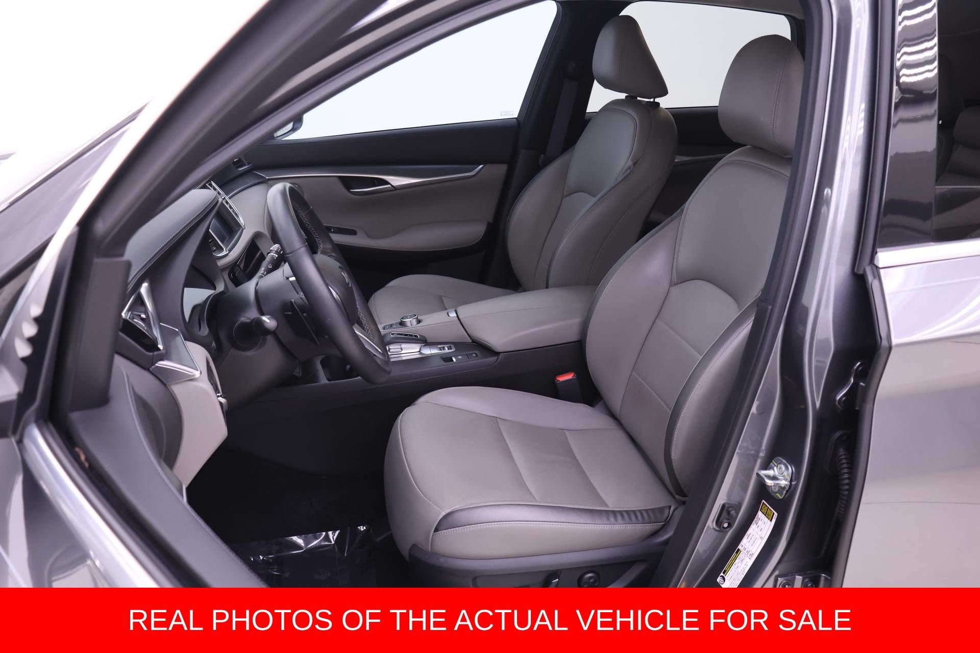 Used 2023 INFINITI QX50 Luxe AWD/4WD image 3