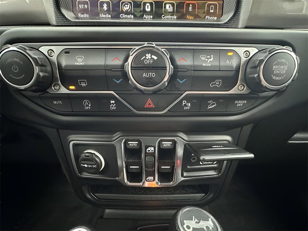 Used 2019 Jeep Wrangler Unlimited Sahara image 27