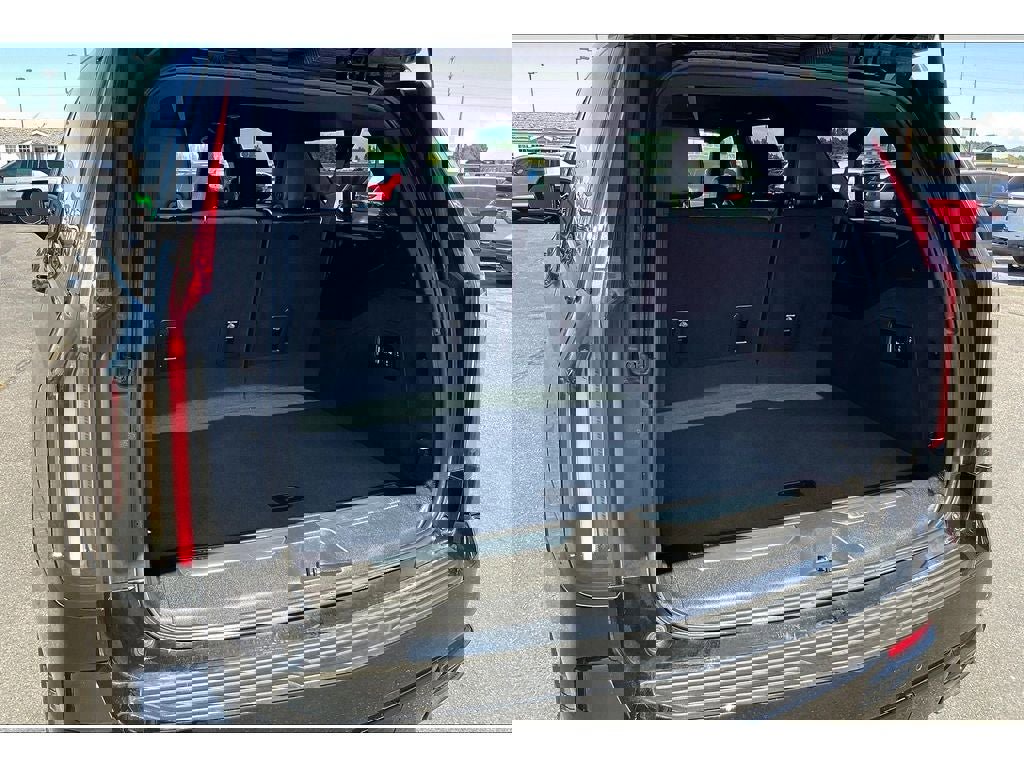 Used 2022 Cadillac Escalade ESV Sport image 10