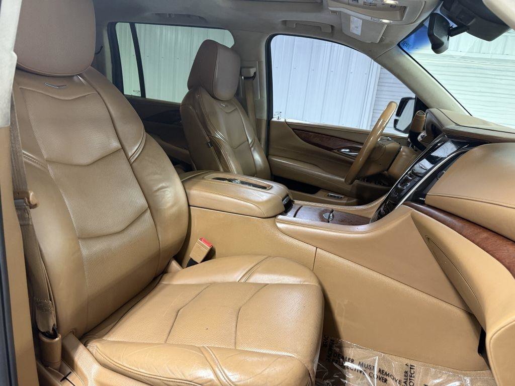 Used 2016 Cadillac Escalade ESV Platinum image 40