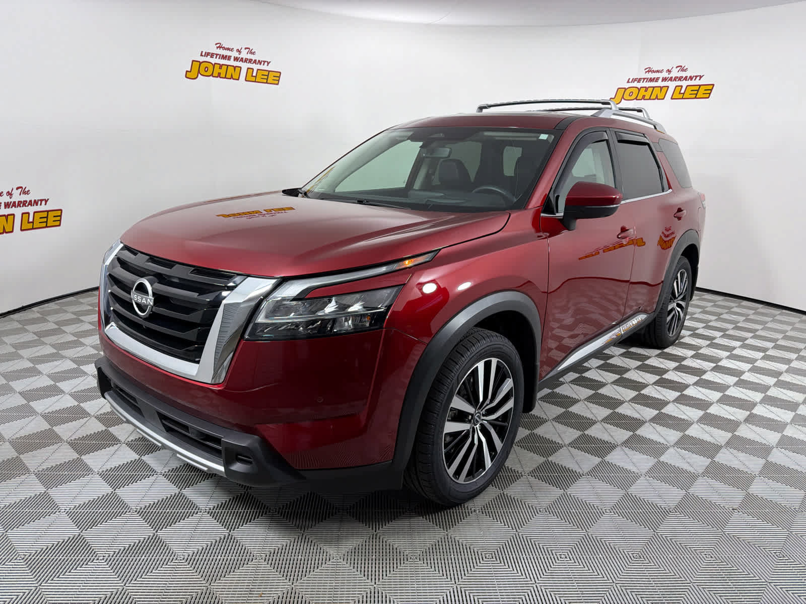 Certified 2024 Nissan Pathfinder Platinum FWD image 1