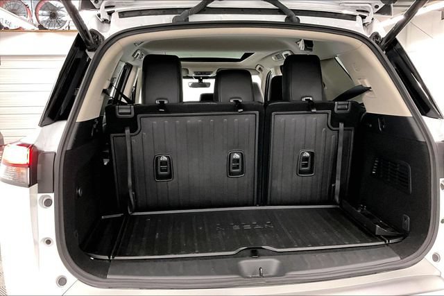 Used 2025 Nissan Pathfinder Platinum w/ Cargo Package FWD image 41