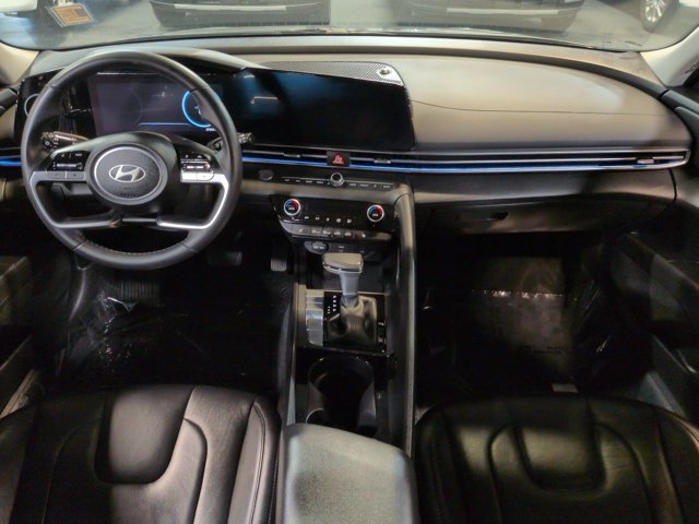 Used 2025 Hyundai Elantra SEL FWD image 13