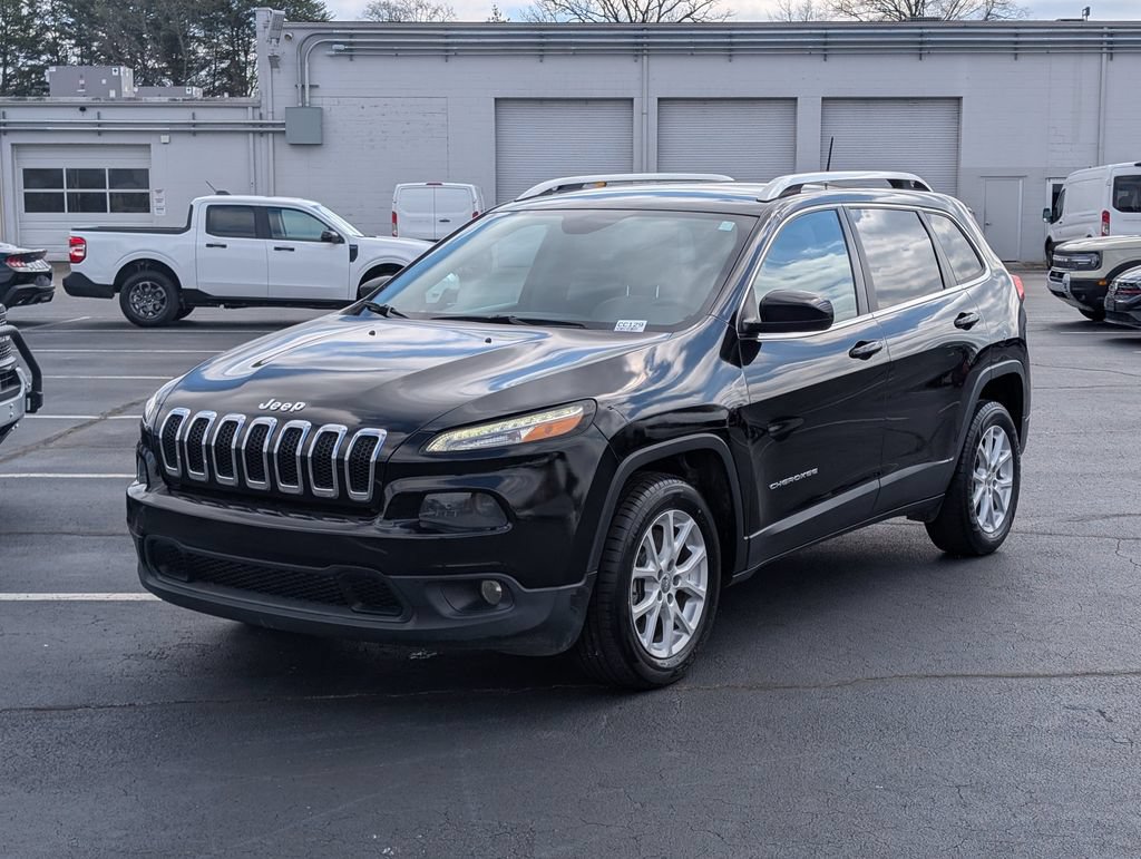 Used 2018 Jeep Cherokee Latitude FWD image 3