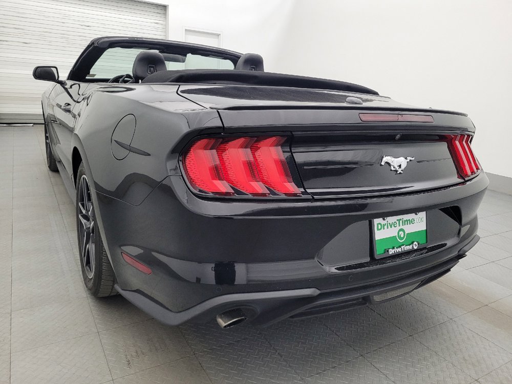 Used 2022 Ford Mustang Premium RWD image 5