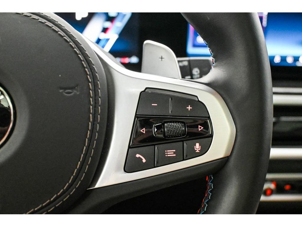 Used 2025 BMW X7 M60i AWD/4WD image 50