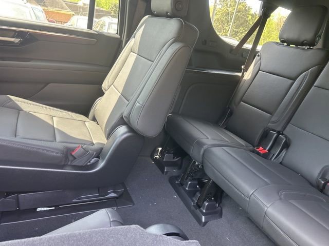 New 2026 Chevrolet Suburban LT w/ Comfort Package image 18