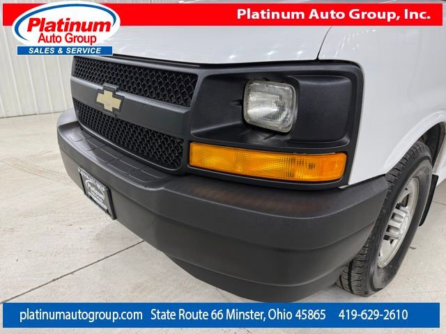Used 2017 Chevrolet Express 3500 Extended image 47
