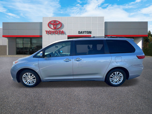 Used 2017 Toyota Sienna XLE w/ XLE Navigation Package FWD image 6