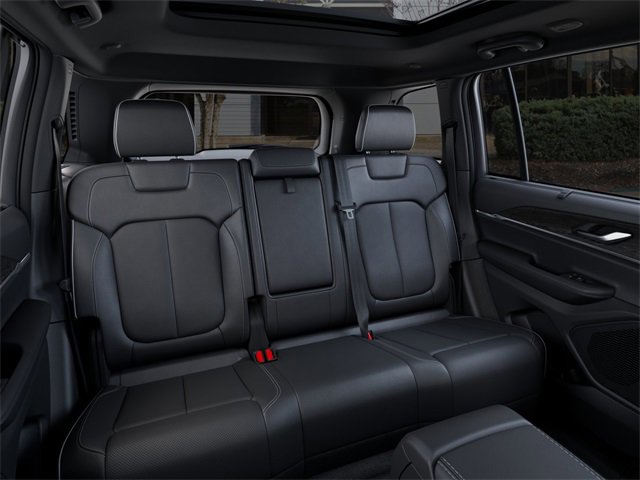 New 2025 Jeep Grand Cherokee Limited w/ Luxury Tech Group II image 15