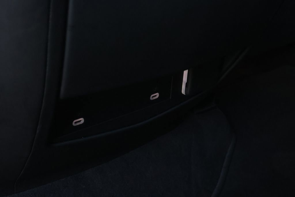 Used 2024 Cadillac Escalade ESV Luxury image 50