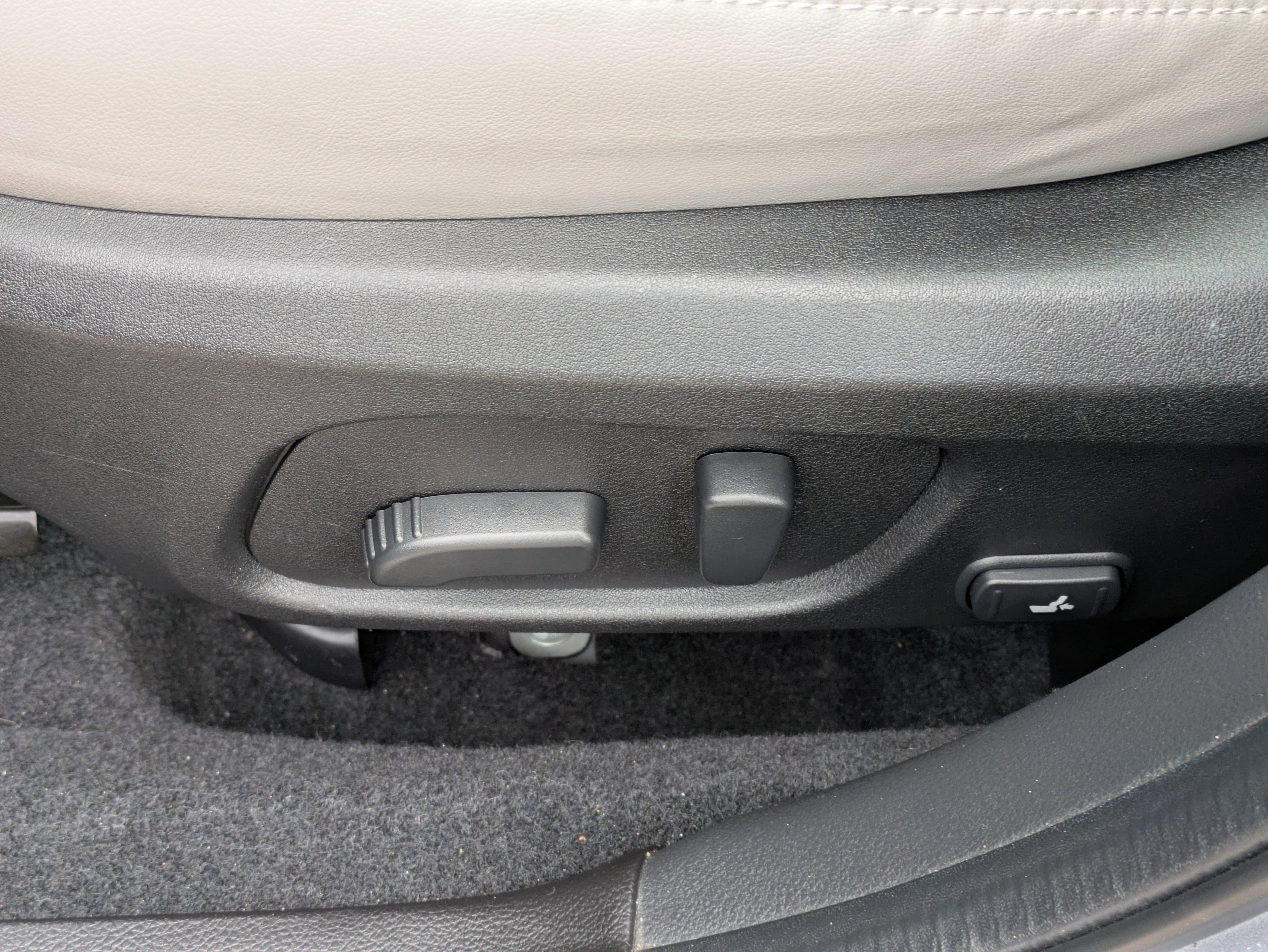 Used 2017 Subaru Forester 2.5i Limited image 21