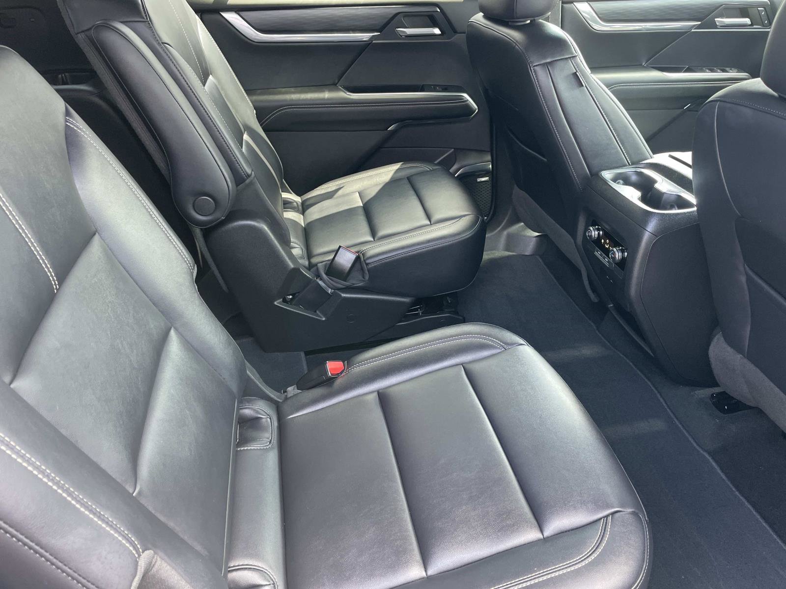 Used 2024 GMC Acadia Elevation FWD image 27