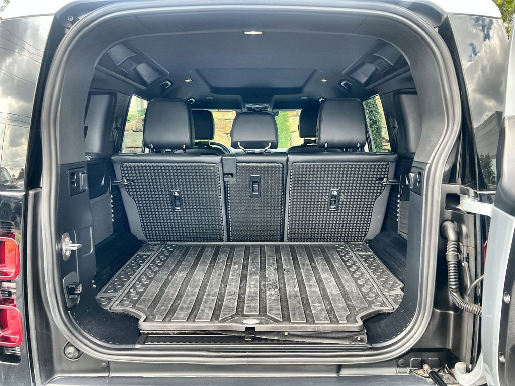 Certified 2024 Land Rover Defender 110 S AWD/4WD image 18