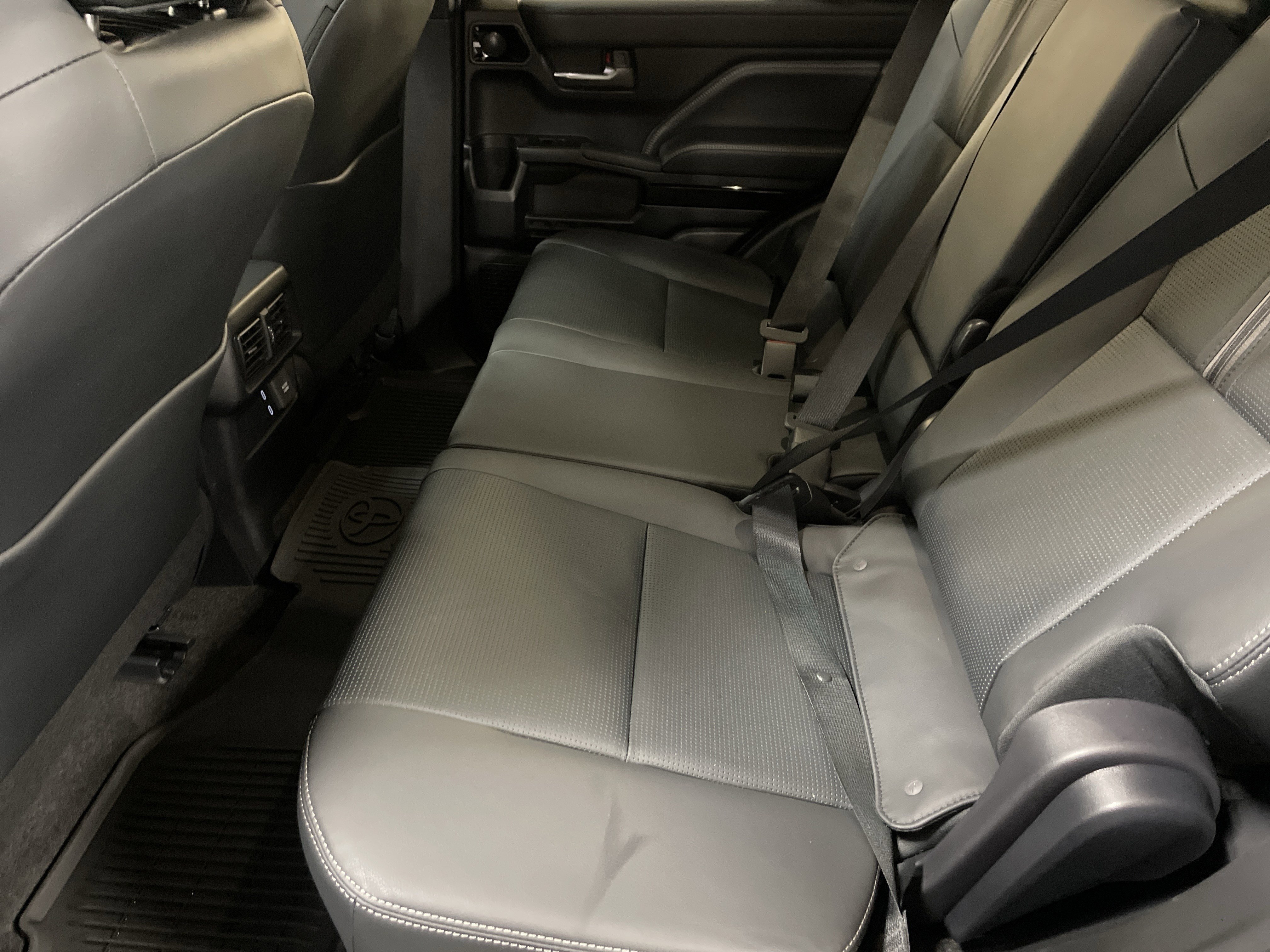 Used 2025 Toyota 4Runner Limited image 32