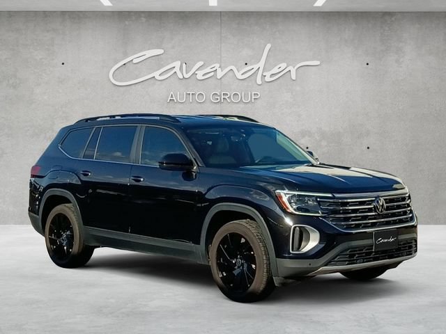 Used 2024 Volkswagen Atlas SE FWD image 2